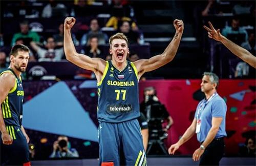 法尔克：若温哥华白浪夺冠穆勒将获30万欧，奖金和在拜仁一样（法尔克：温哥华白浪若夺冠，穆勒将获30万欧奖金，与在拜仁相同）