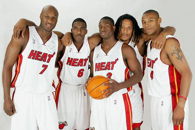 NBA焦点战：勇士主场逆转掘金,（NBA重头戏：勇士主场逆袭掘金）