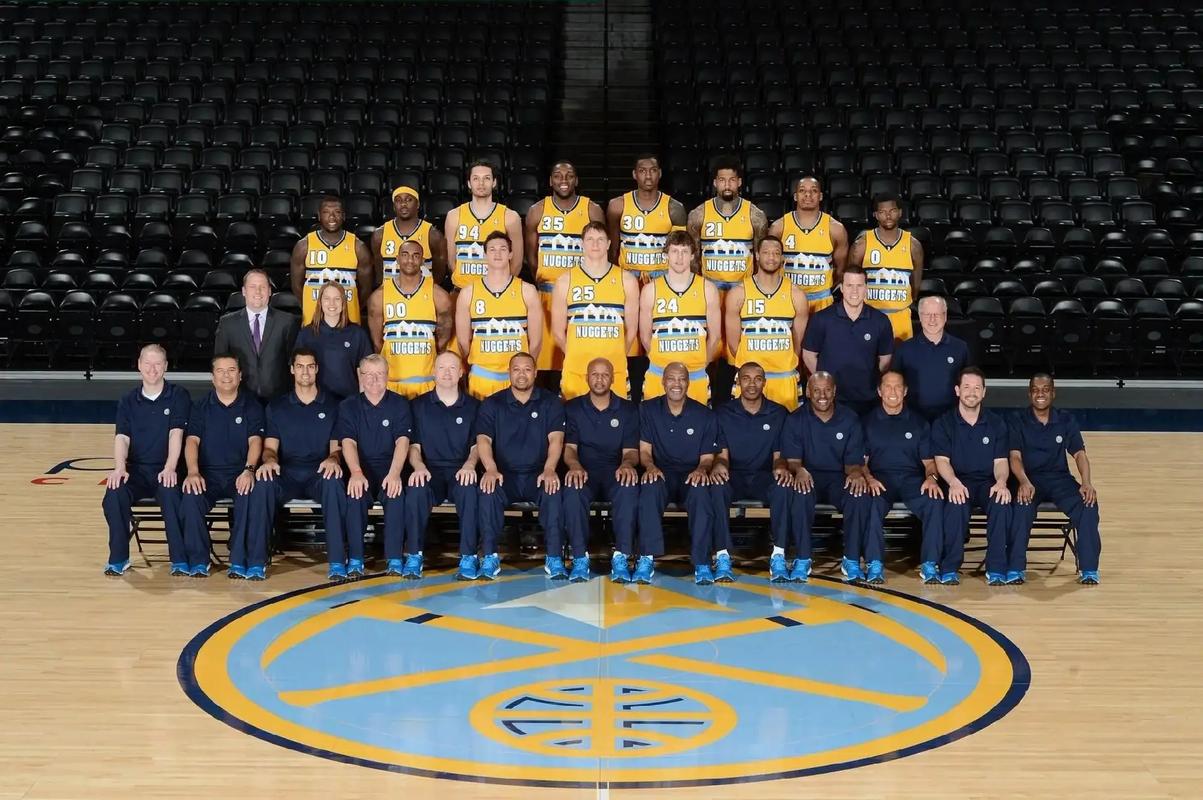 这次三分拉开比分差距（这记三分将分差拉开）