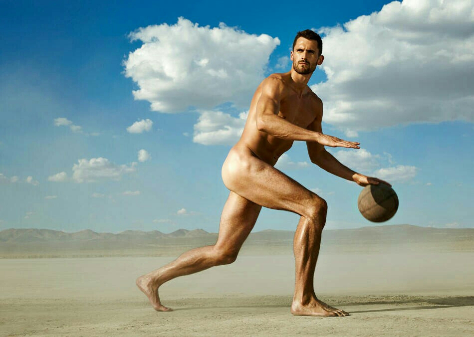 上轮下蛋导致丢球！官方：大阪钢巴门将一森纯拇指骨折（官方通报：大阪钢巴门将一森纯拇指骨折，上轮失误酿丢球）