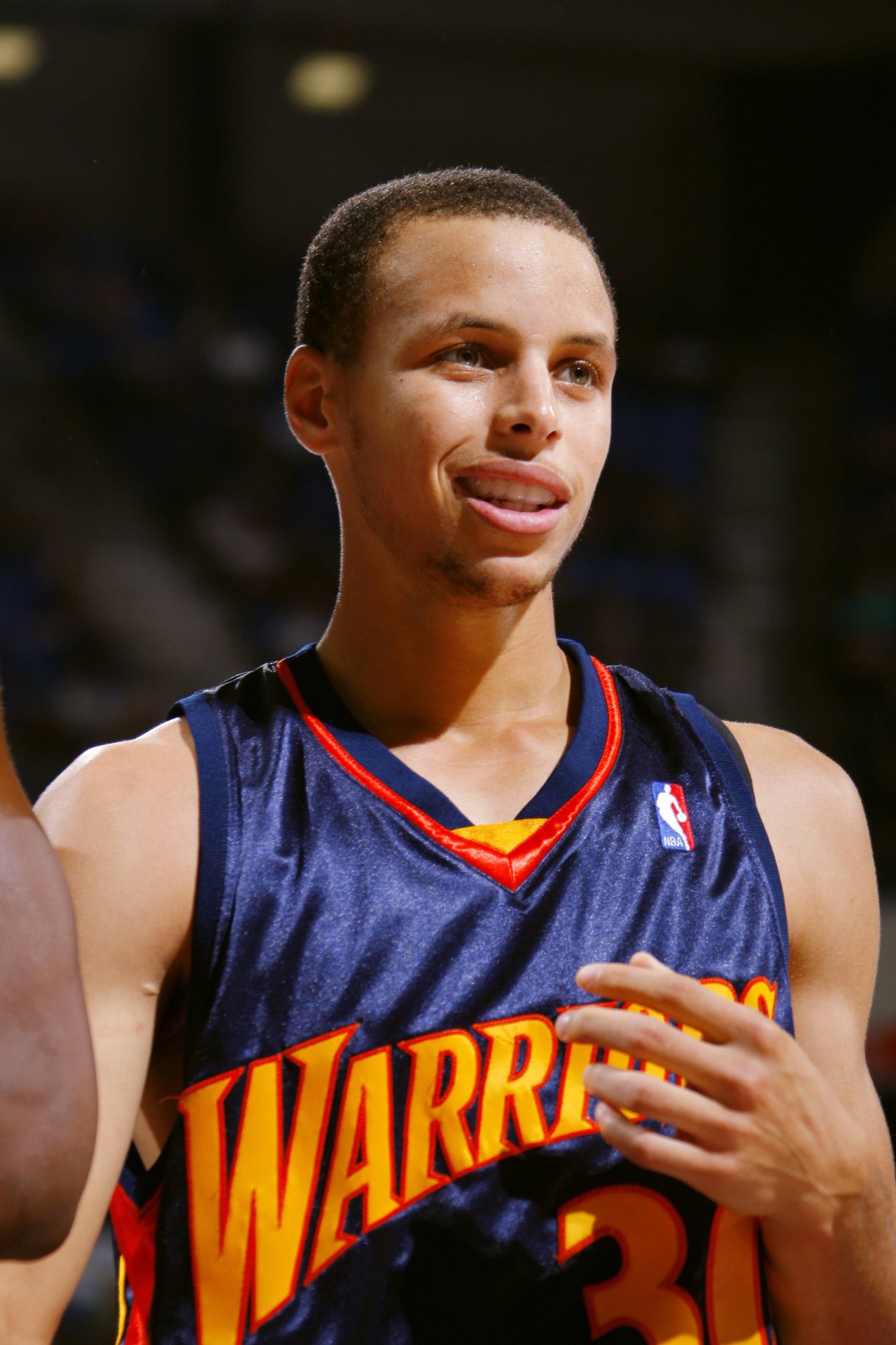 伊尔迪兹：胜利永远属于全队，我很高兴能为戴维送出助攻（伊尔迪兹：团队的胜利最重要，很高兴助攻戴维）