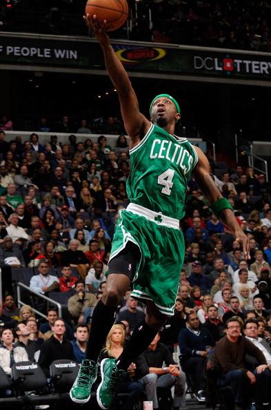 米体：虽然DV9经历肌肉疲劳，但斯帅仍会让他首发踢佛罗伦萨（米体：尽管DV9遭遇肌肉疲劳，斯帅仍将安排其首发战佛罗伦萨）